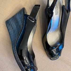 Kenneth Cole REACTION  black Patent leather wedge sandal